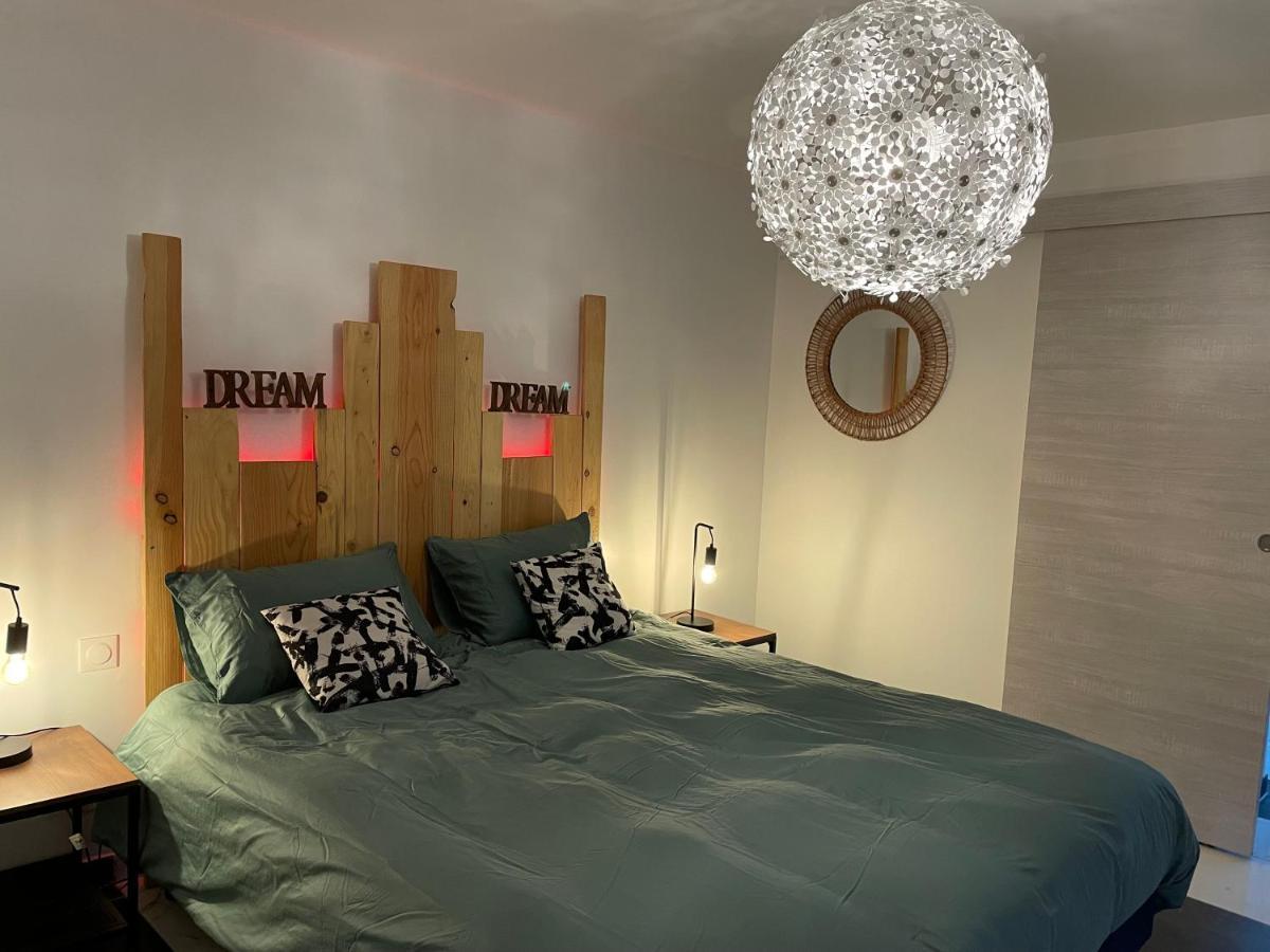 Reve De Panda Avec Sauna Et Jacuzzi Privatif Abrest 外观 照片